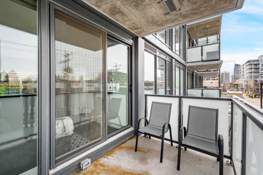 Apartament Chic 1Br Kensington Unit W/Parking Calgary Zewnętrze zdjęcie