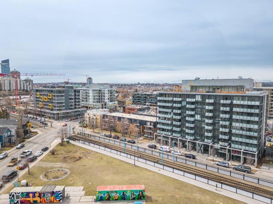 Apartament Chic 1Br Kensington Unit W/Parking Calgary Zewnętrze zdjęcie