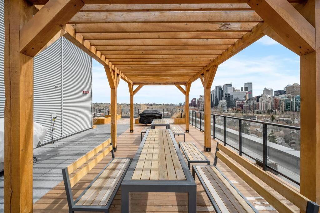 Apartament Chic 1Br Kensington Unit W/Parking Calgary Zewnętrze zdjęcie