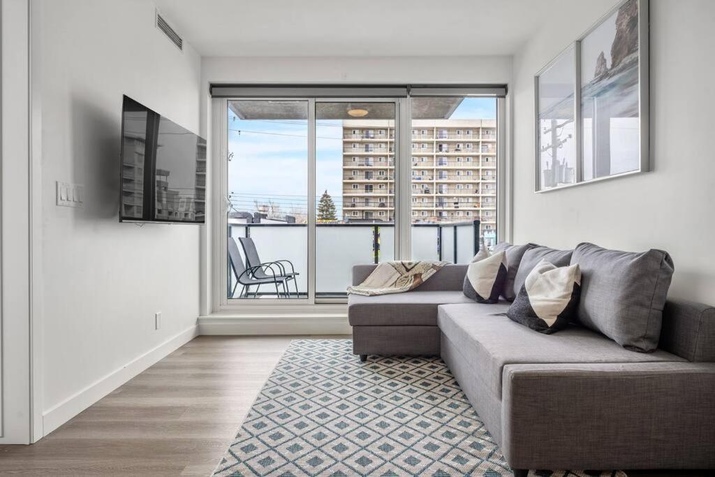 Apartament Chic 1Br Kensington Unit W/Parking Calgary Zewnętrze zdjęcie