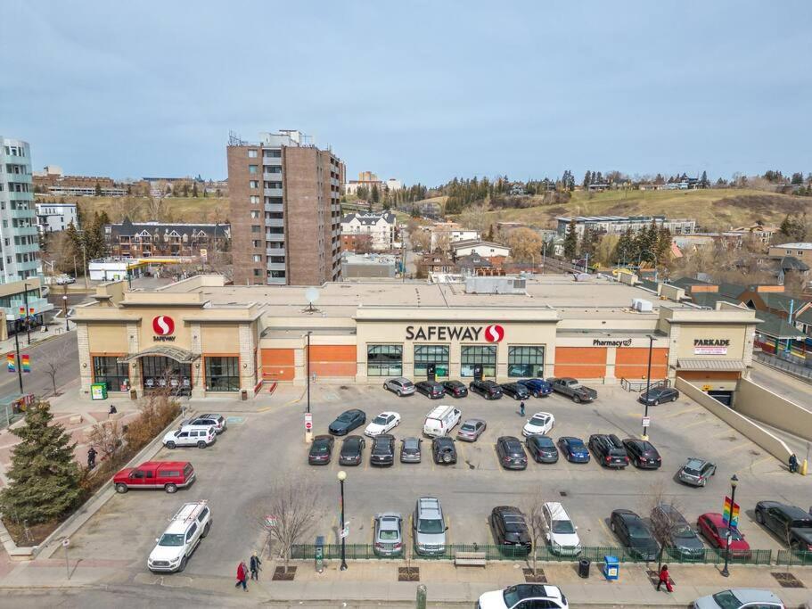 Apartament Chic 1Br Kensington Unit W/Parking Calgary Zewnętrze zdjęcie