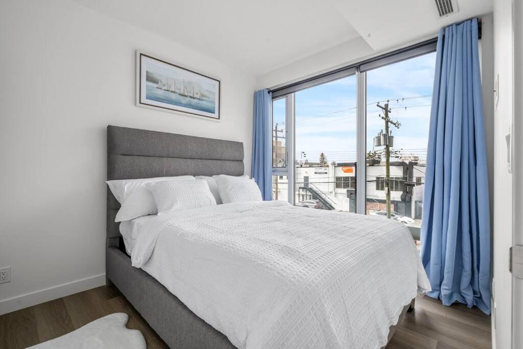 Apartament Chic 1Br Kensington Unit W/Parking Calgary Zewnętrze zdjęcie