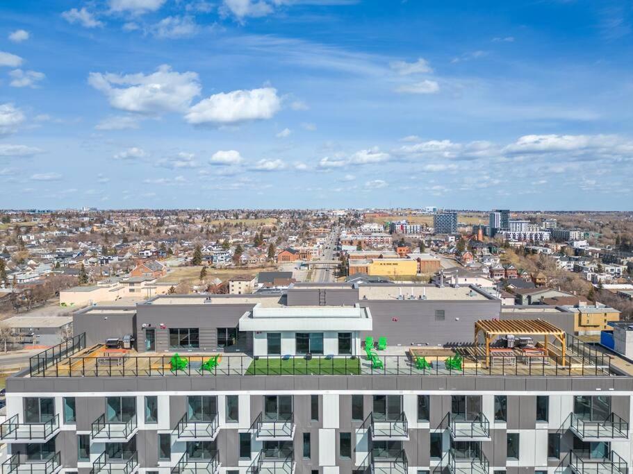 Apartament Chic 1Br Kensington Unit W/Parking Calgary Zewnętrze zdjęcie