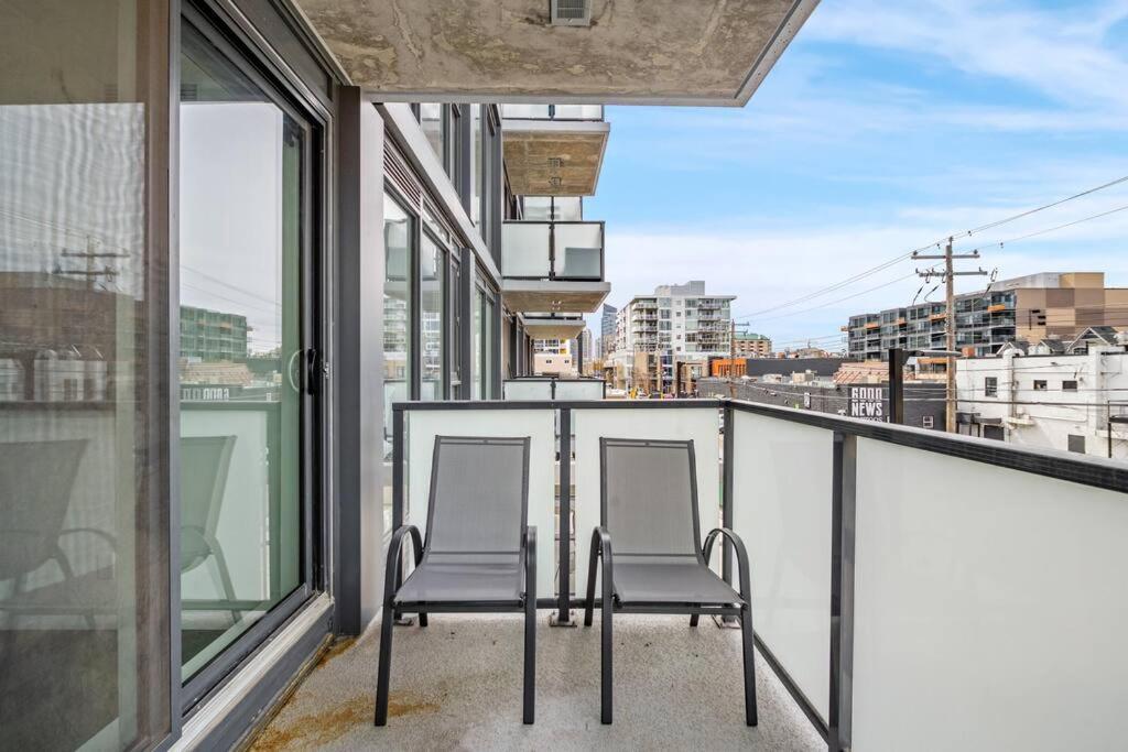 Apartament Chic 1Br Kensington Unit W/Parking Calgary Zewnętrze zdjęcie