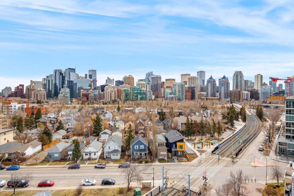 Apartament Chic 1Br Kensington Unit W/Parking Calgary Zewnętrze zdjęcie